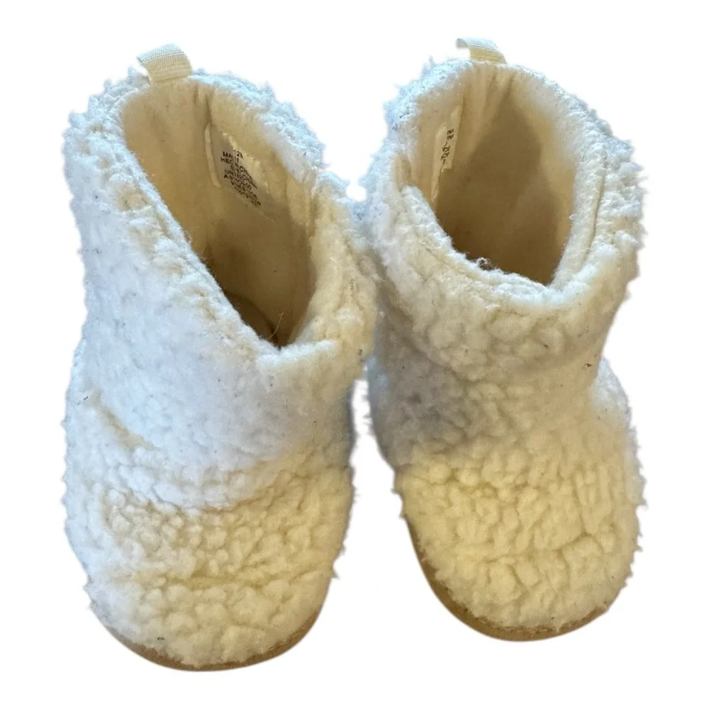 Old Navy Cozy Sherpa Infant Bootie Slippers Cream, 6-12m